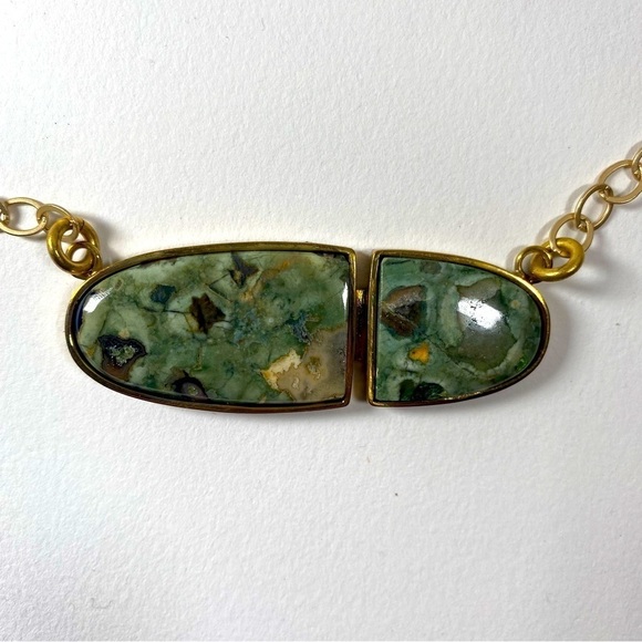 NWT Agate green Oval Pendant necklace Made in India - Picture 1 of 4